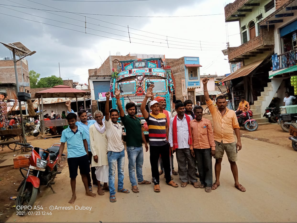 Cattle injured after being hit by overloaded truck, villagers protest