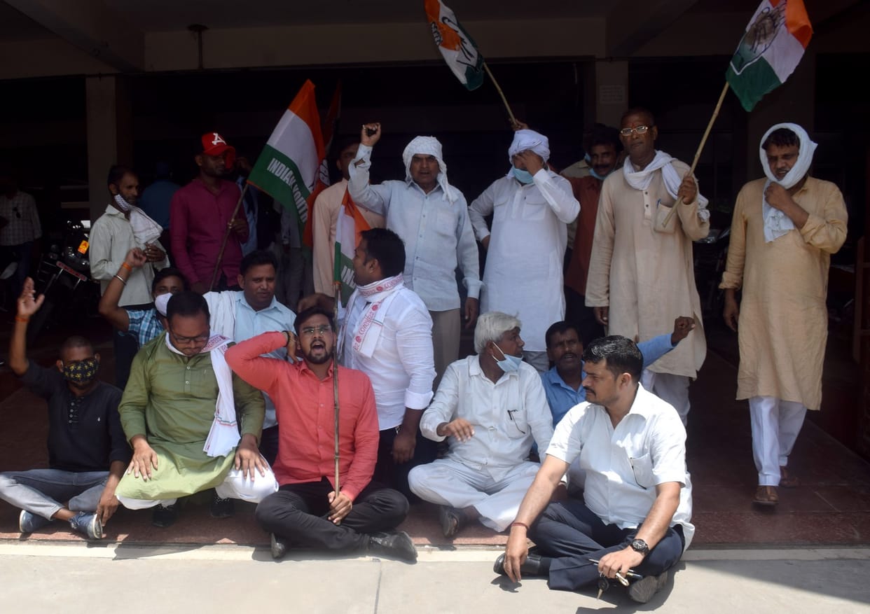 Congress took out procession in protest against the government