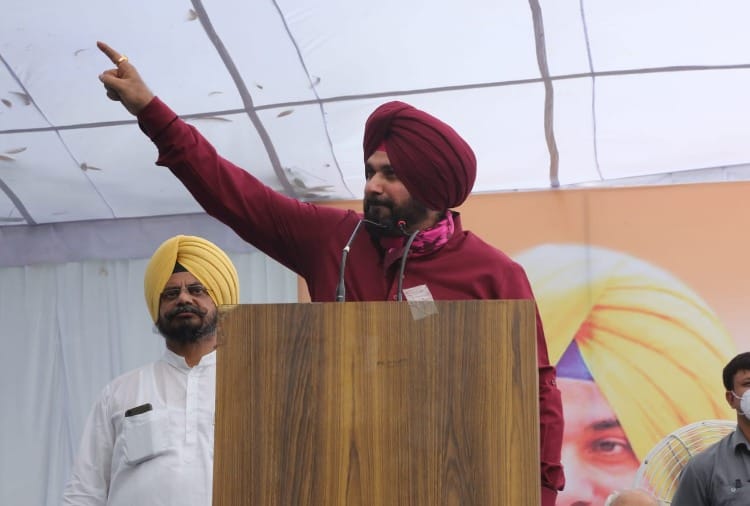 Navjot Singh Sidhu remembers his father during Elevation Ceremony
