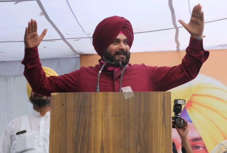 Navjot Singh Sidhu targets on his own government by raising many issues
