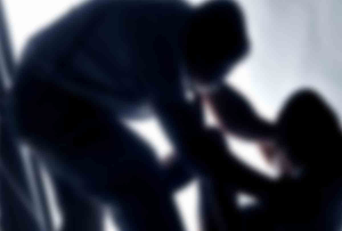 UP: Attempted to rape a girl in unnao and thrown from the terrace
