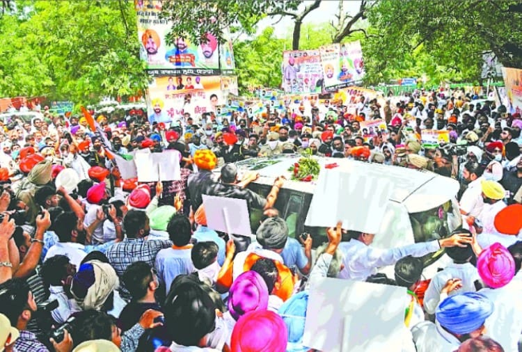 Violation of Covid Guidelines during Elevation Ceremony Of Navjot Singh Sidhu in Chandigarh