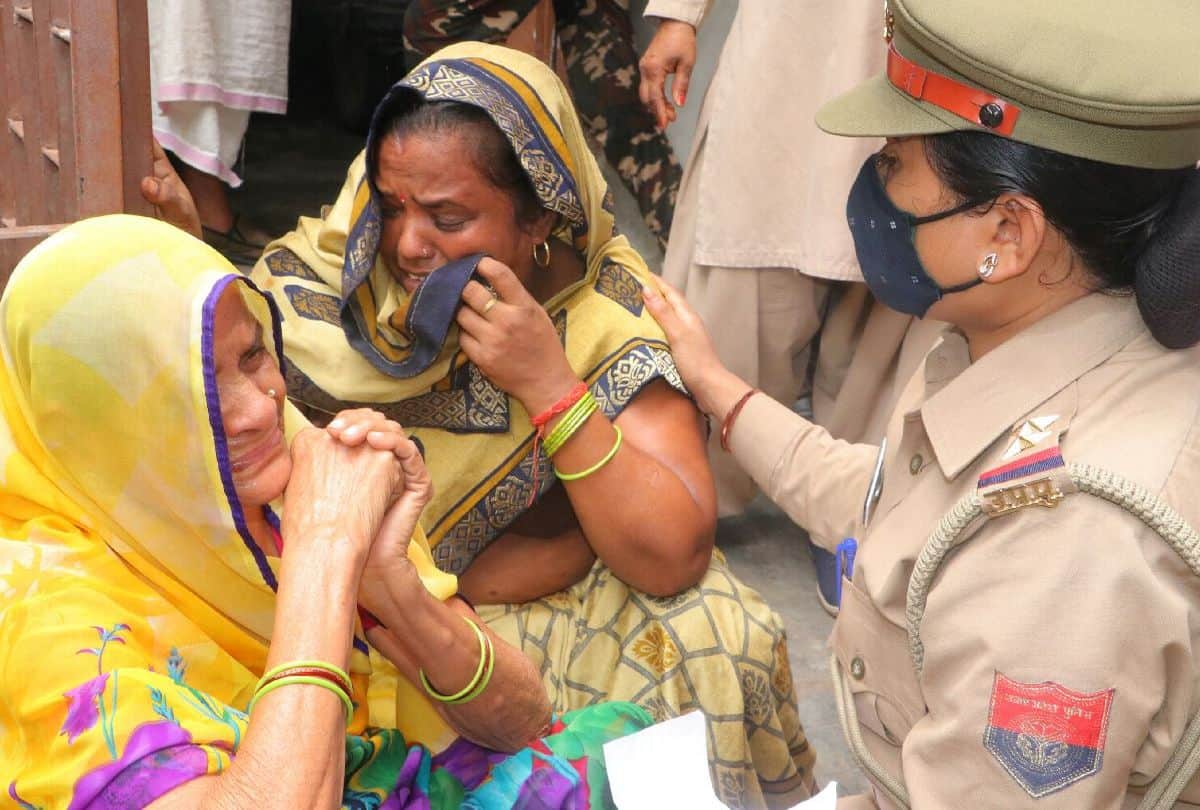 Brutal Murder In Agra Mother And Three Children Inside Story