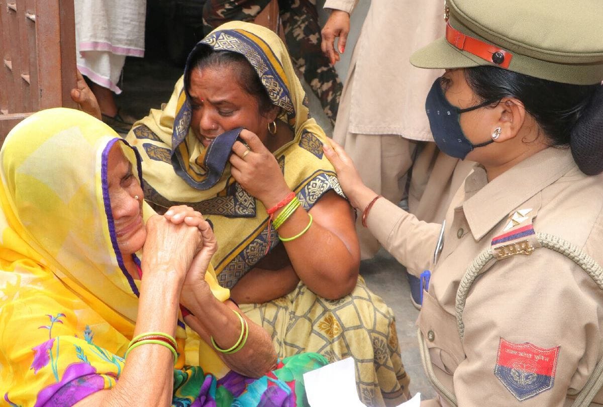Brutal Murder In Agra Mother And Three Children Inside Story
