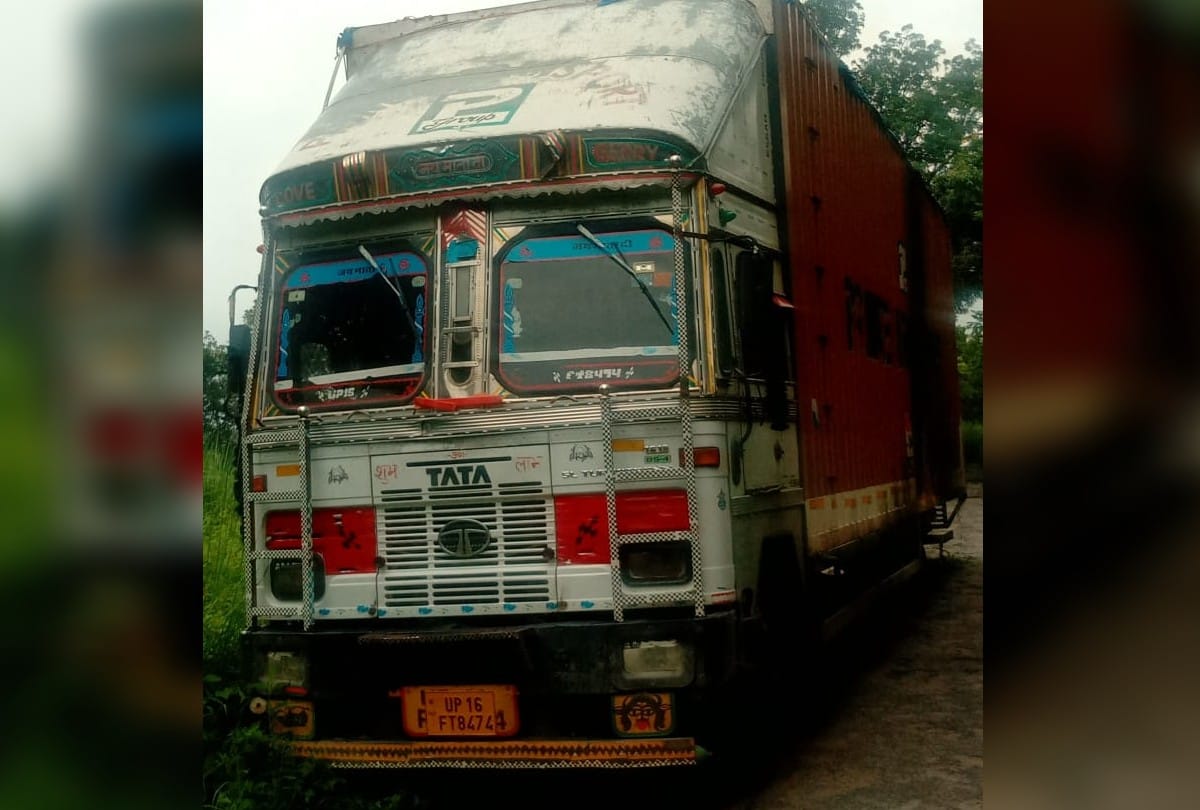 Truck Caught Fire And Current After Accident Driver Died