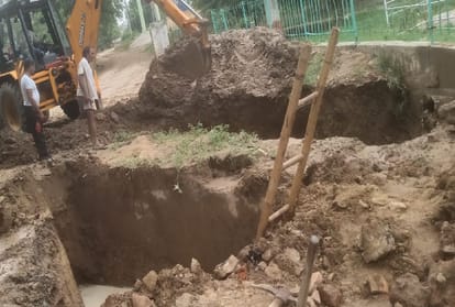 Water pipeline broken in Agra