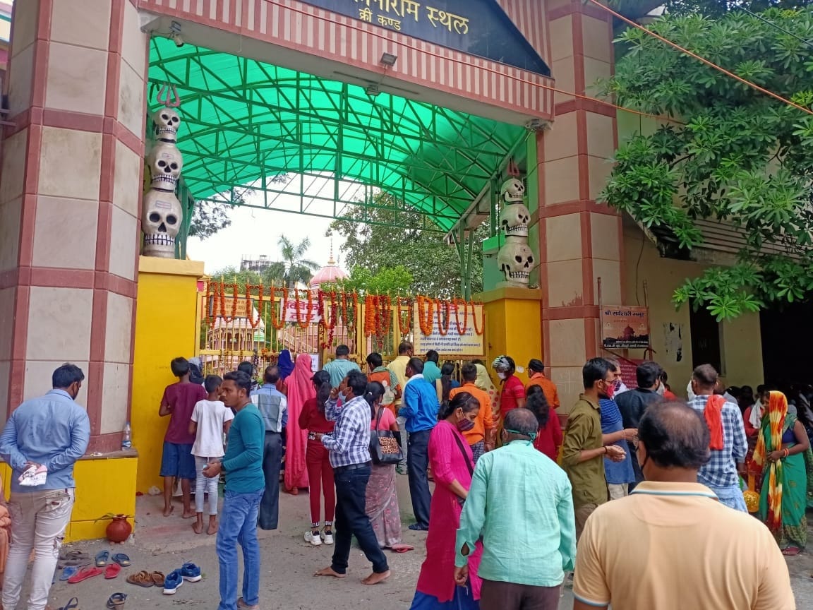 Guru Purnima 2021 in varanasi city of religion devotees came out for guru darshan and blessings at guru ashram in kashi many places virtual