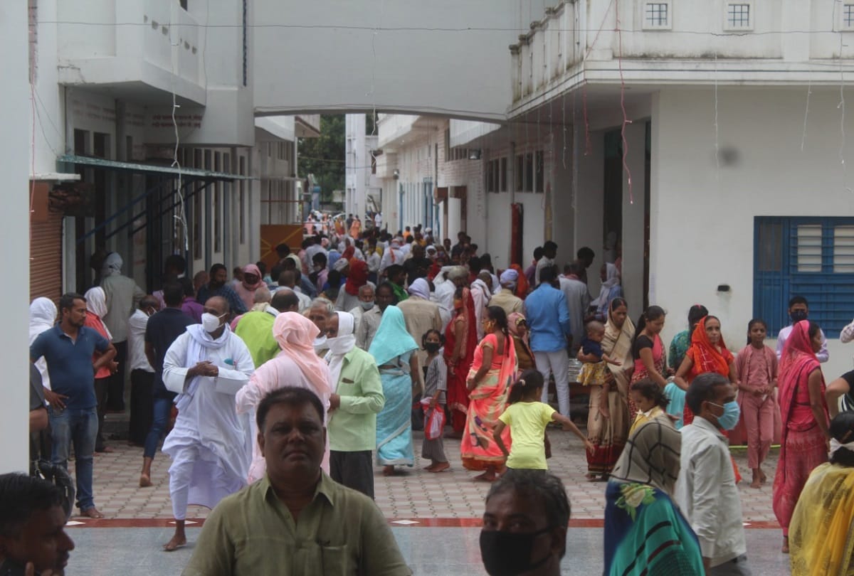 Guru Purnima 2021 in varanasi city of religion devotees came out for guru darshan and blessings at guru ashram in kashi many places virtual