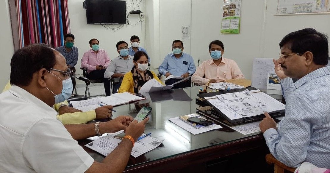 Hathras: Provide benefits of departmental schemes to the destitute children in Kovid