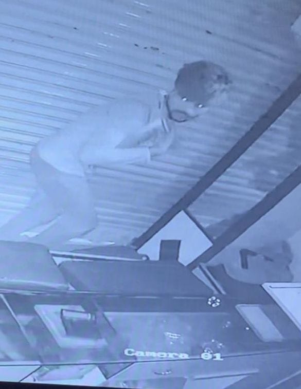 Four kg silver and mobile stolen from shop, incident caught in CCTV