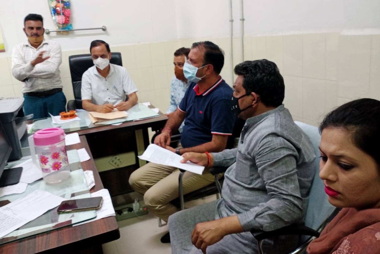 Agreed on the demands, the contract workers returned to work after ending the strike