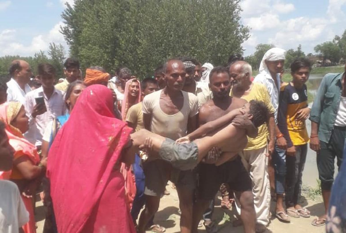 death of a teenager who went to bathe in pond in rampur