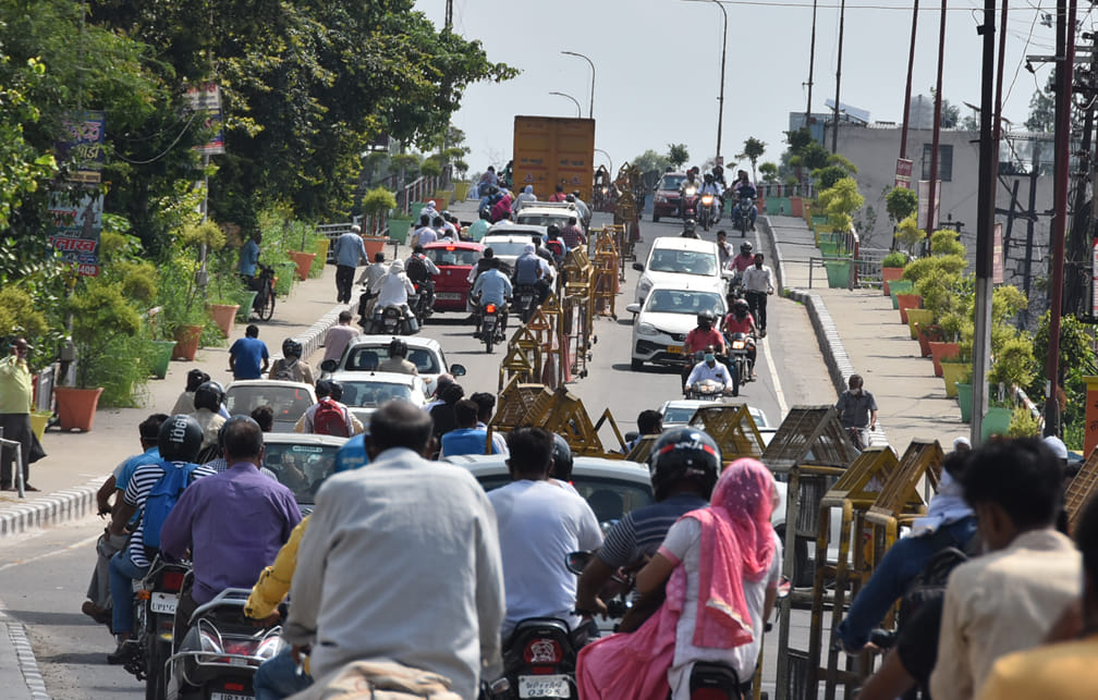 Crowd seen on the streets in weekly bandh
