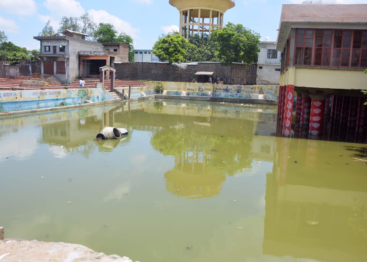 Youth dies due to drowning in Ramlila pond