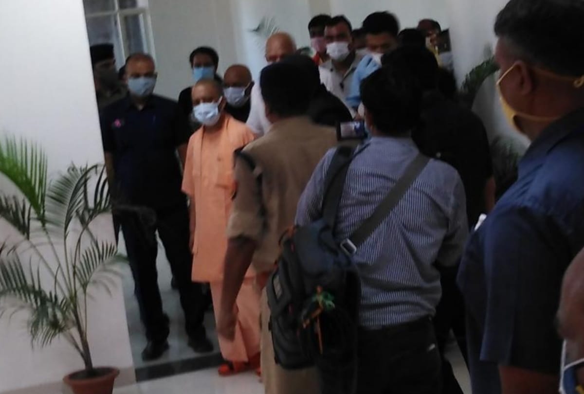 CM Yogi inspected medical college under construction in Deoria