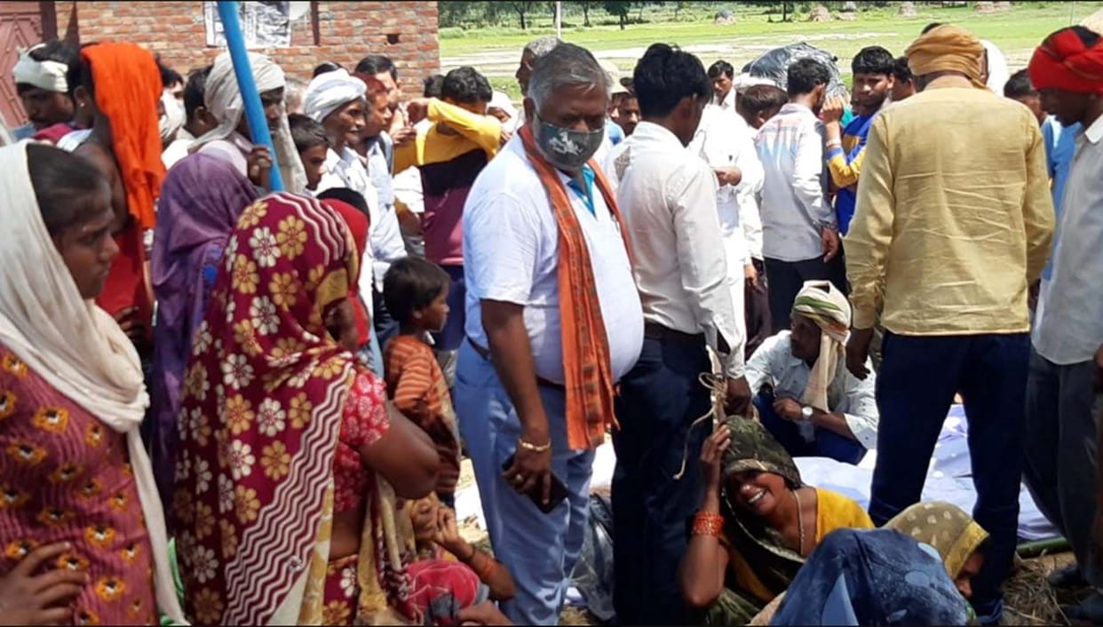 accident  expressway,shajahanpur accident,nagla bhadauriya,accident deaths,thana sirhpura,thana sidhpura