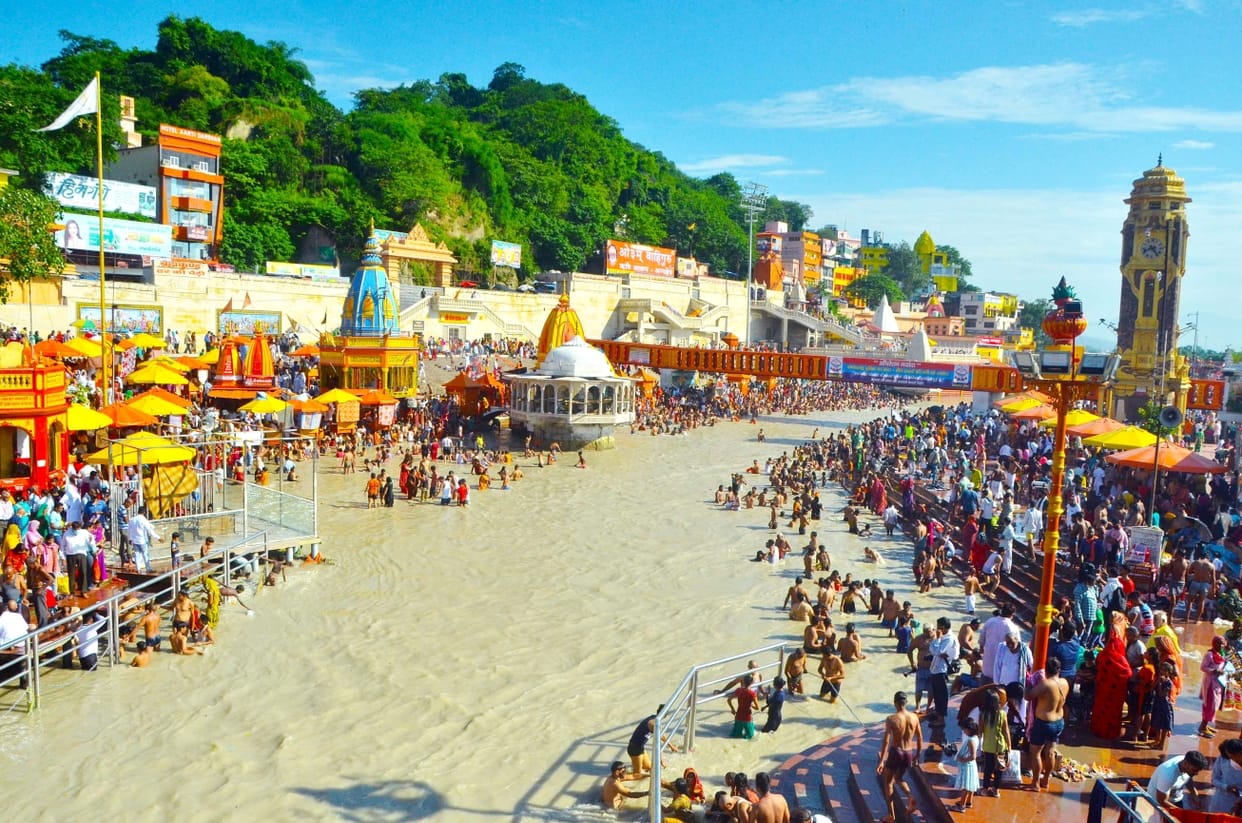Guru Purnima 2021: ganga snan in haridwar, devotee violation of covid rules