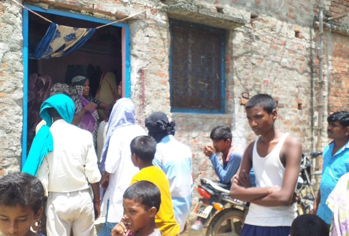 Mother accused of throwing three daughters into canal all died in kushinagar