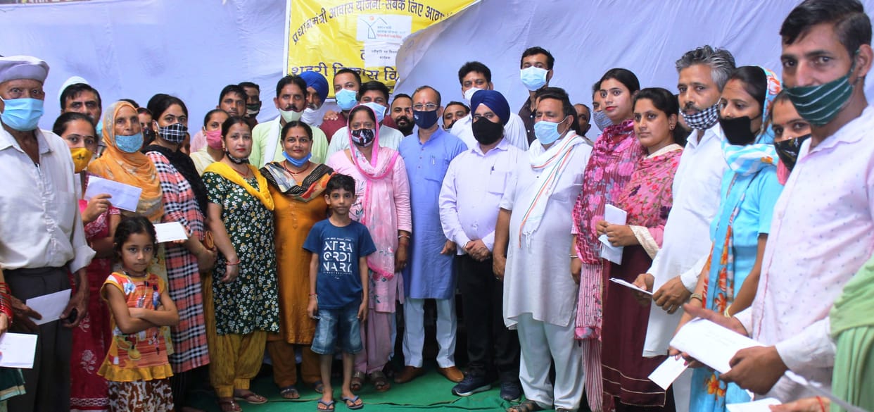 Distribution of acceptance letters to 120 people for house construction