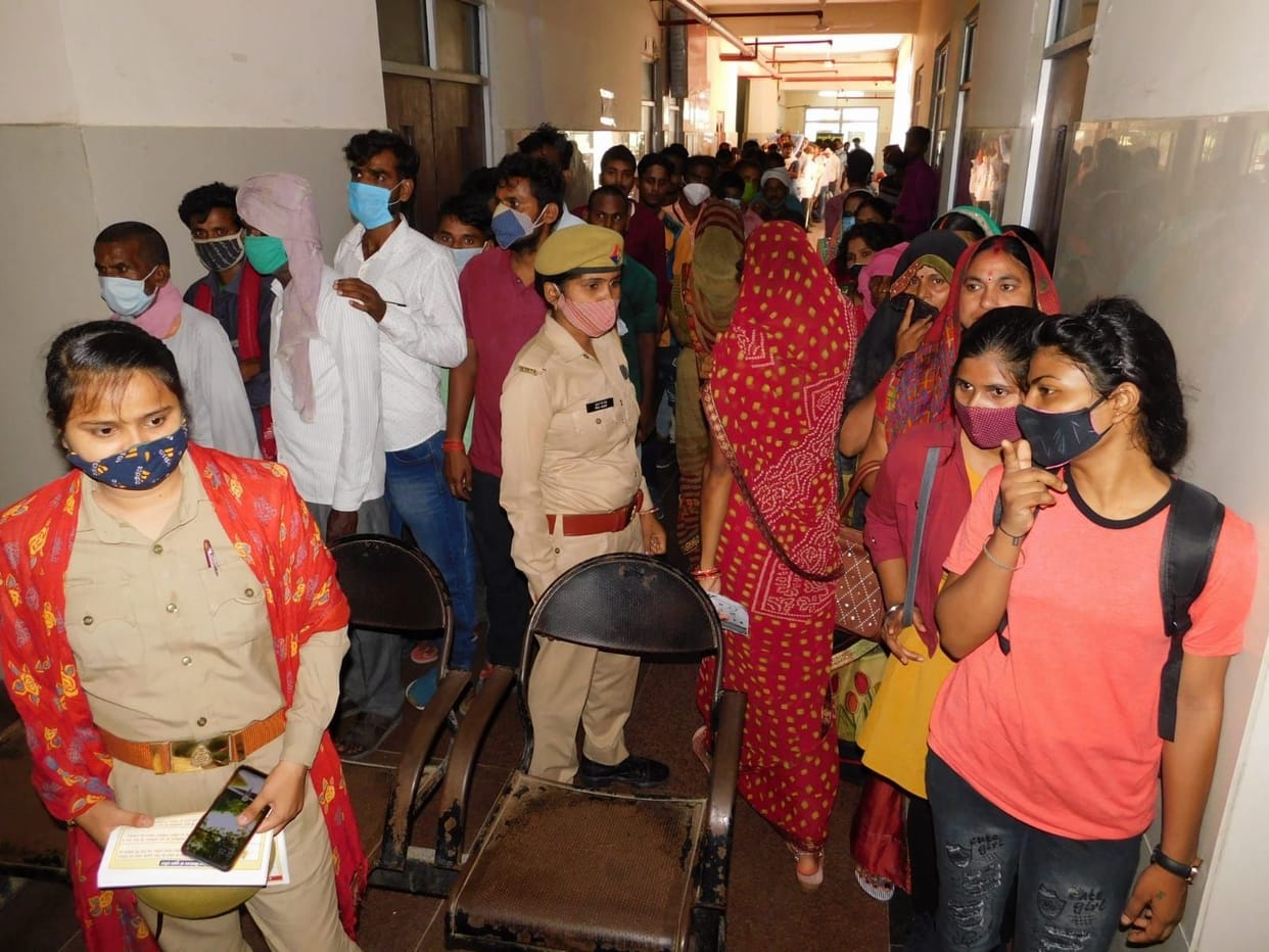 crowd during covid vaccination