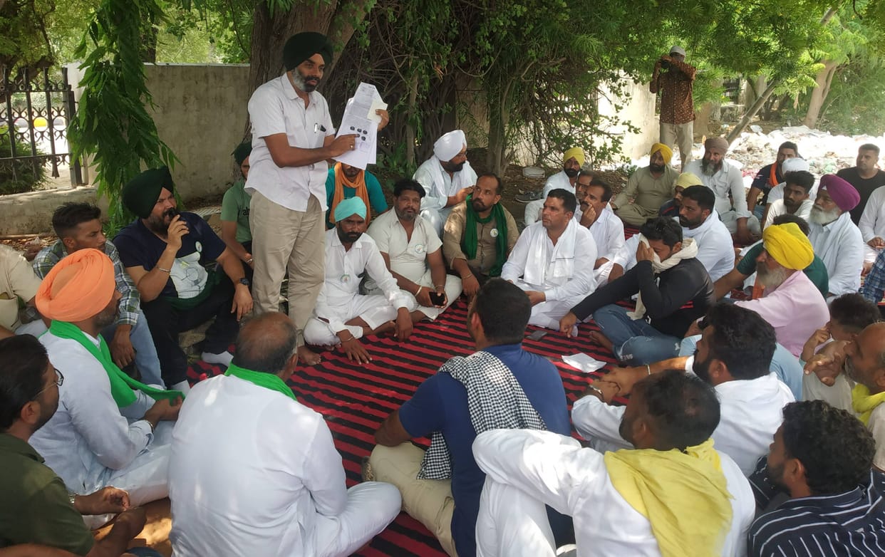 Angry farmers boycotted the meeting after opening the fast