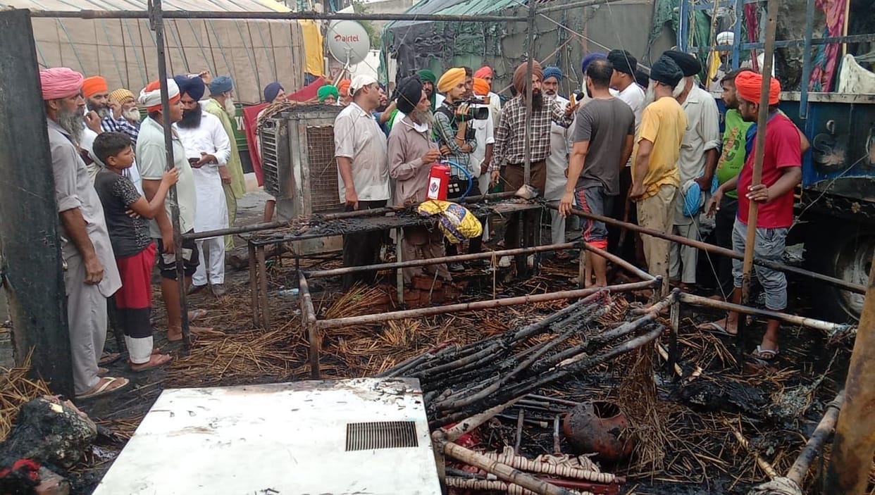 fire broke out again in 3 pandals of farmers on kundli border