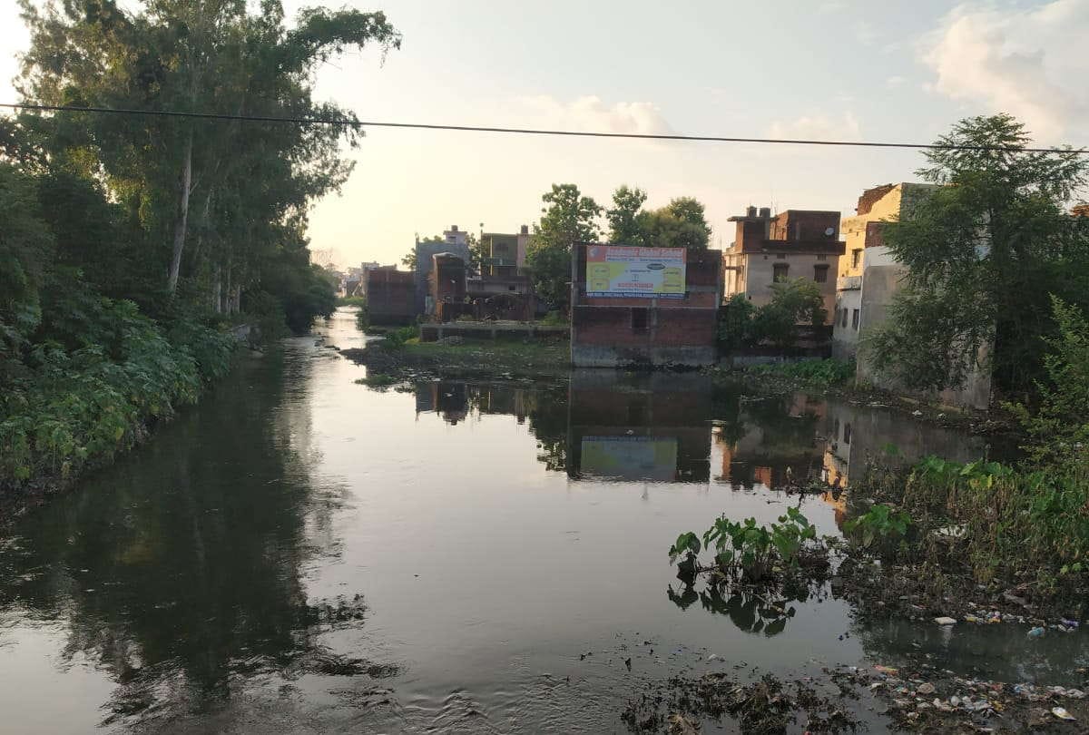 Gorakhpur water logging people still trouble due to water logging in many areas of city
