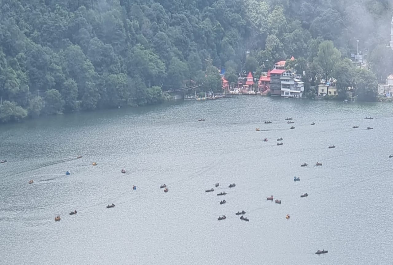Uttarakhand News: Tourist Heavy Crowd in Weekend, see Photos