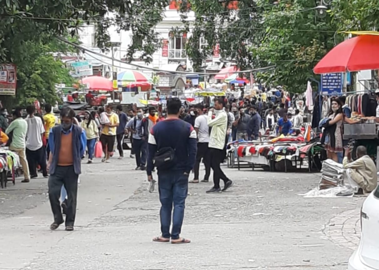 tourist crowd in nainital: on weekend tourist rush seen in nainital
