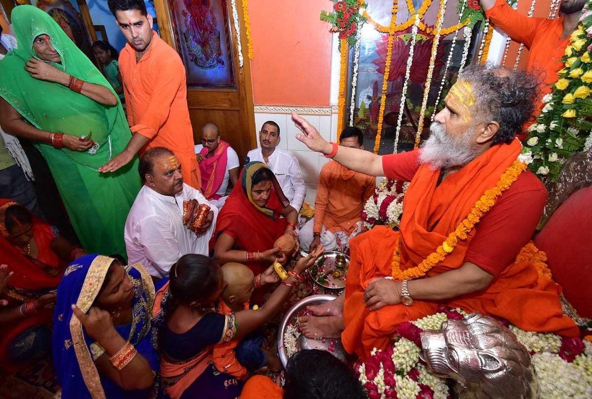 guru purnima: In the light of guru knowledge, the disciples erased the darkness of the soul