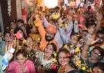 बाबा बालक पुरी डेरे में गीतों पर झूमते श्रद्धालु। अमर उजाला