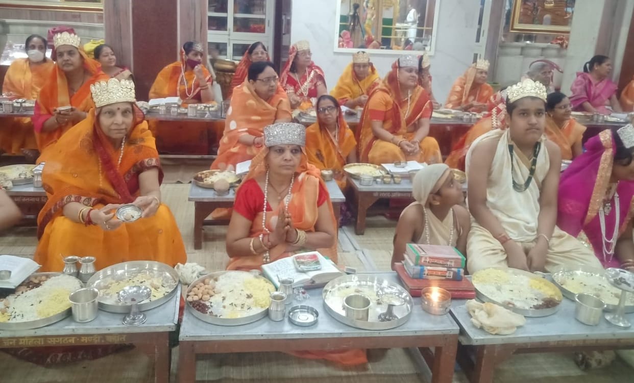 Offer 1024 Arghyas in Shri Siddhachakra Vidhan