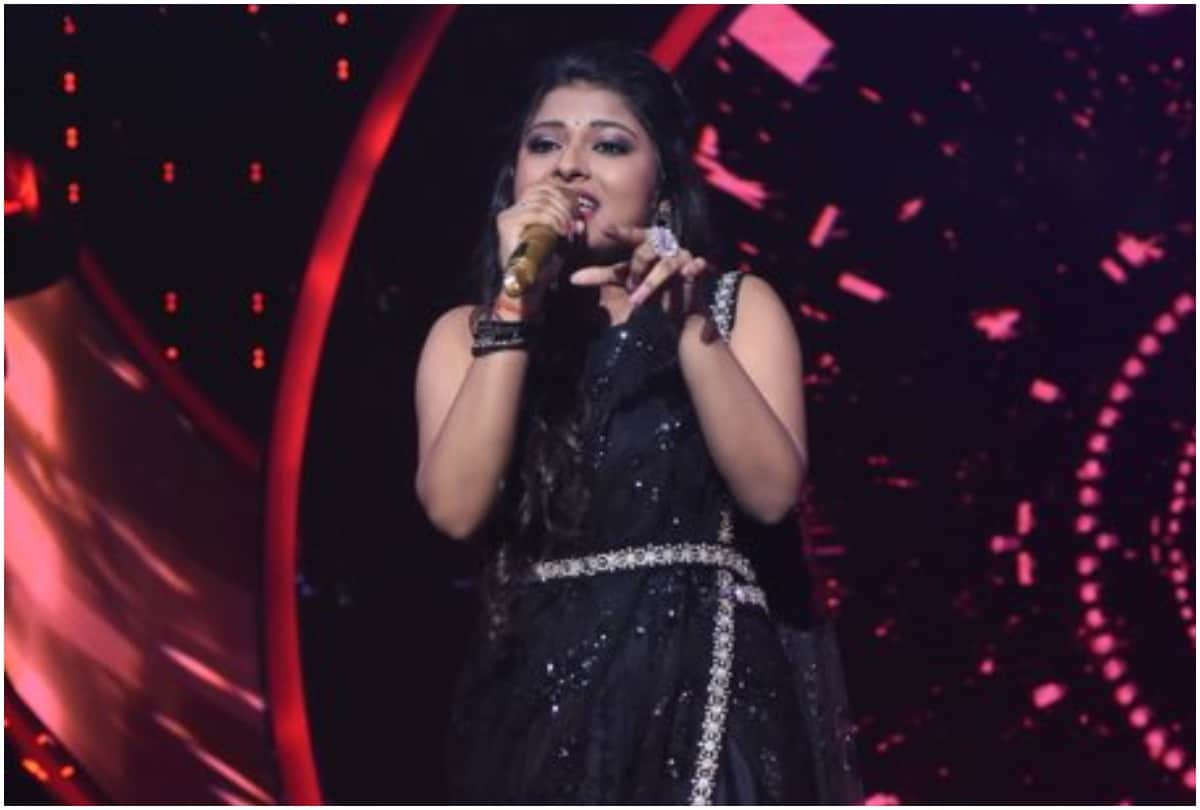 Indian Idol 12 Bappi Lahiri offers Arunita Kanjilal singing contract VIDEO
