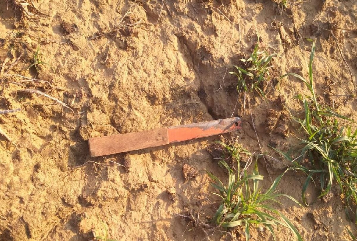 body of three year old child found buried in beehad agra