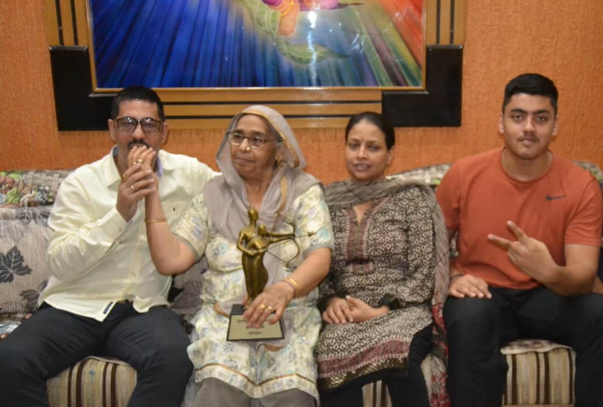 Olympics 2021 modinagar coach vijay help meera bai chanu to win silver medal in tokyo olympics know about her coach family