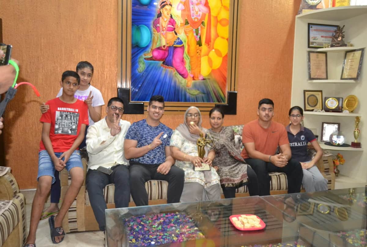 Olympics 2021 modinagar coach vijay help meera bai chanu to win silver medal in tokyo olympics know about her coach family