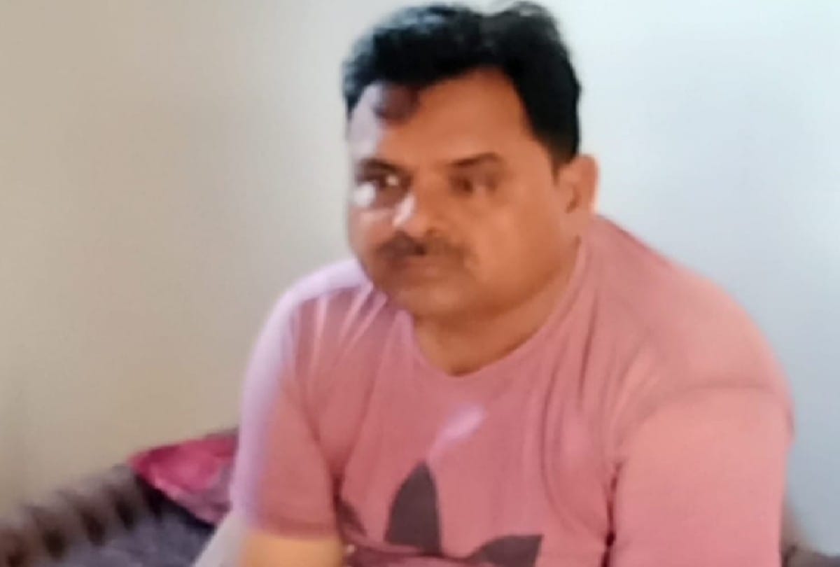 Mathura news UP police inspector arrested for taking bribe in Rajasthan
