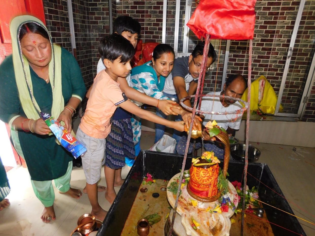 devotee worship in temple