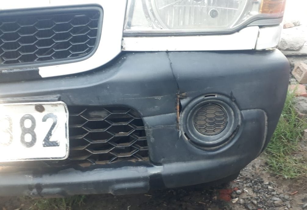 Police team attacked for chasing a pickup full of cattle