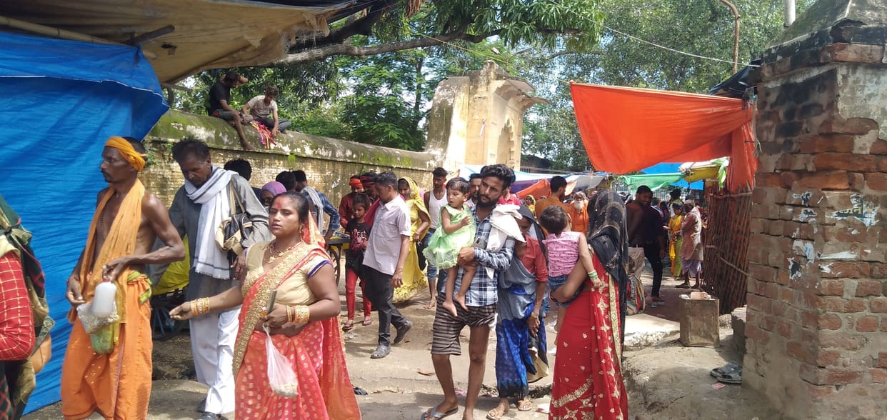 Even after the ban on the fair, the crowd gathered, the administration helpless