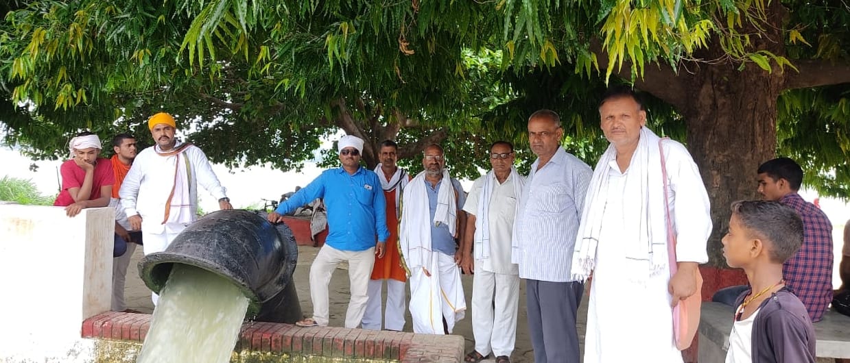 Ballia: Farmers protested due to lack of water in Korantadih pump canal