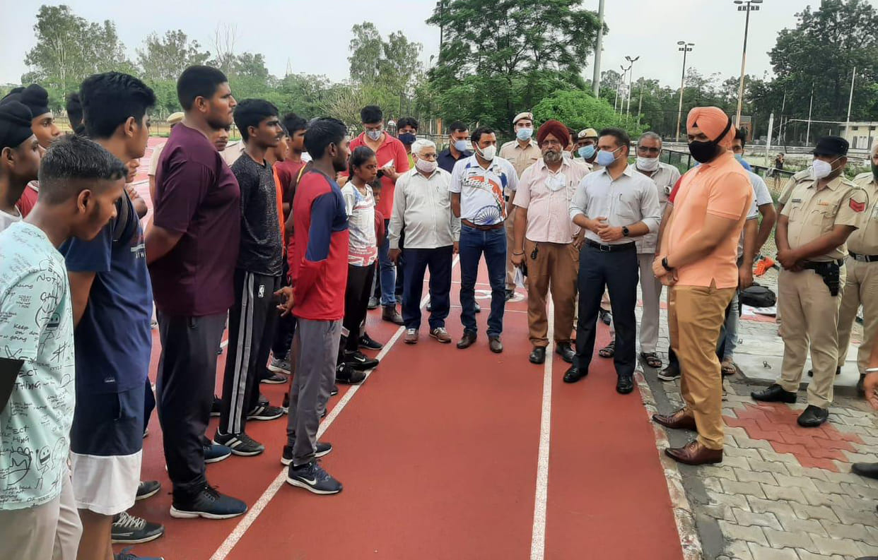Minister of State for Sports did surprise inspection of Dronacharya Stadium