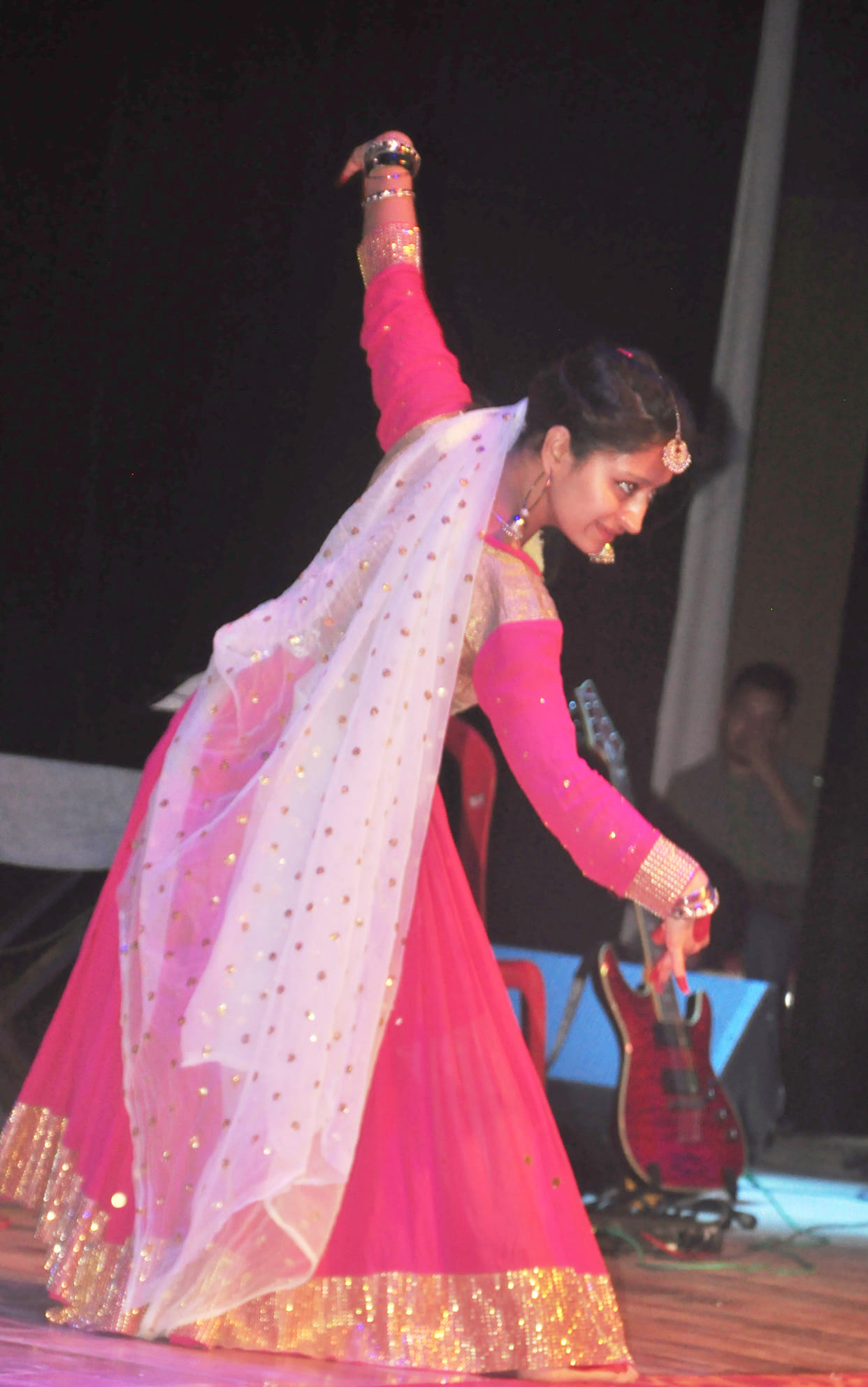 Looted applause from Pyari Bhotaliye song
