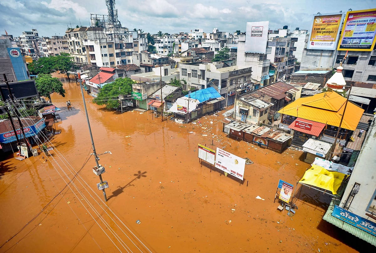 Lot of people dead many missing due to heavy rains landslides floods in maharashtra