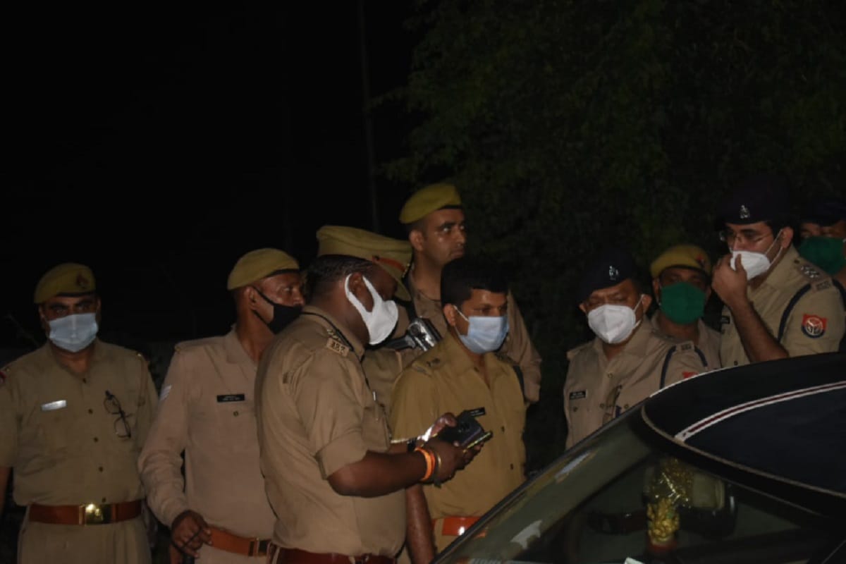 UP News: A young man has shot his father dead in Meerut and see photos