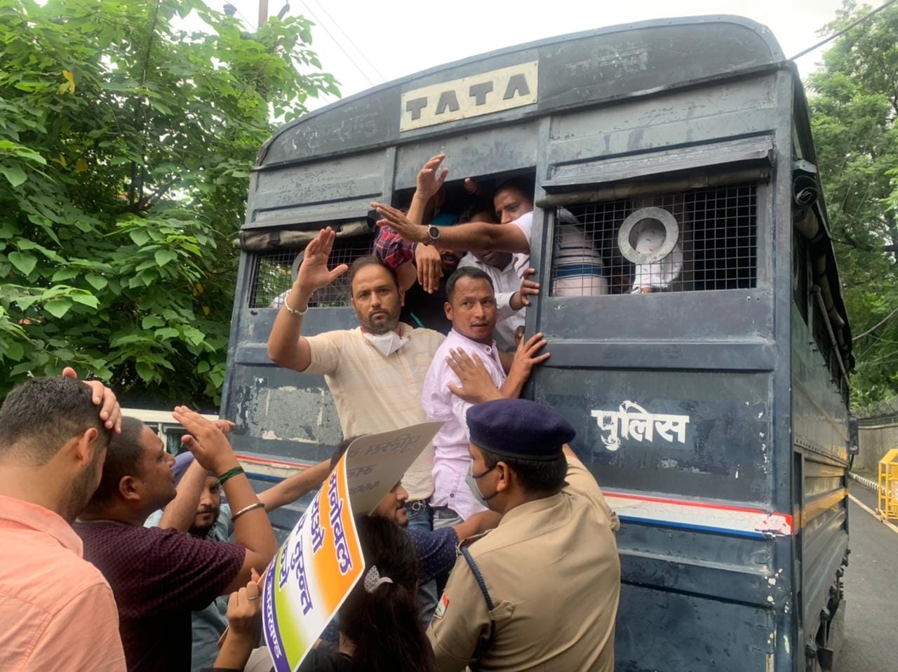uttarakhand news: families of police personnel protest over grade pay cutting, police deployed photos