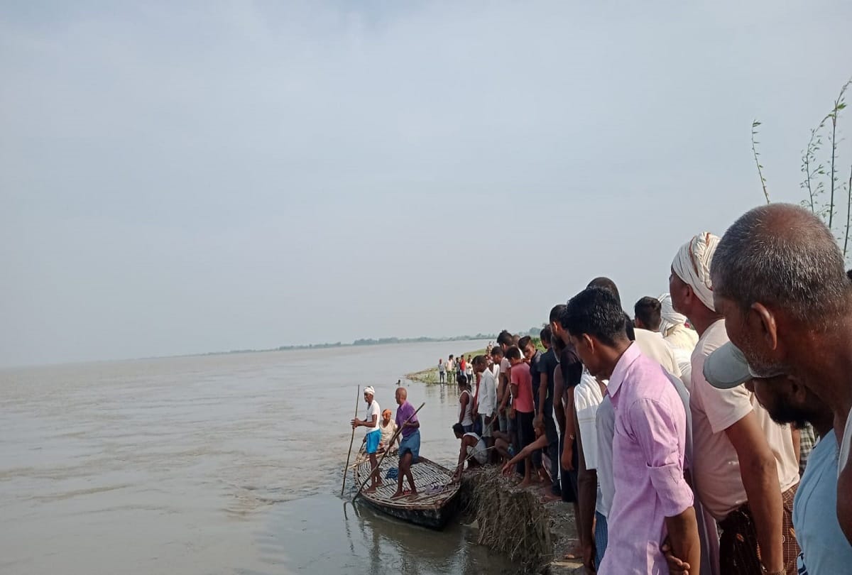 Two sisters drowned in ghaghra river who reached to see flow and erosion of river in mau her brothers life was saved