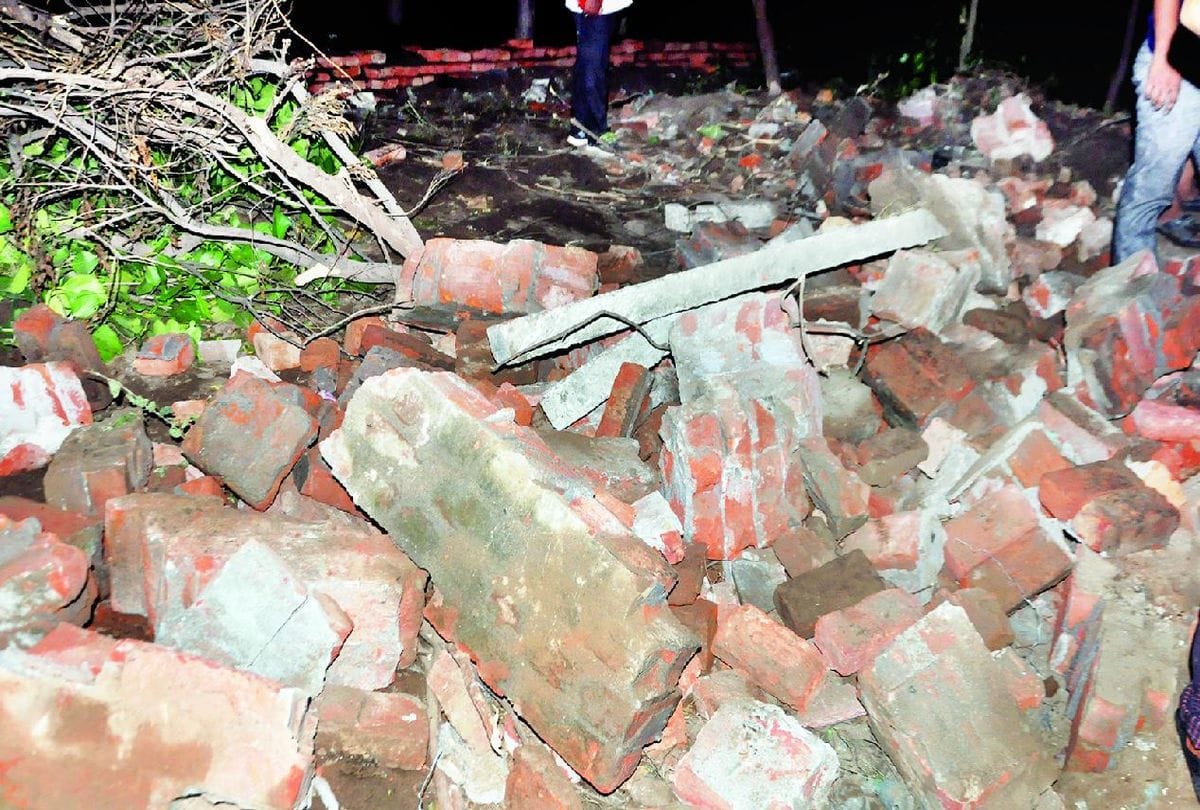 FIR filed against Satsangi of Dayalbagh for occupying public land in agra