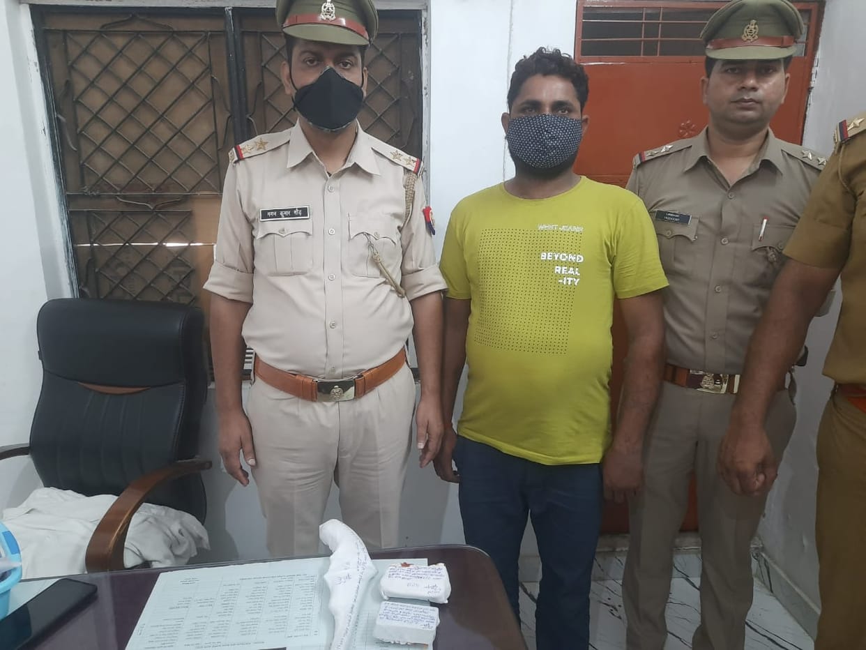 etawah news,Vicious arrested for extorting money by changing ATM card