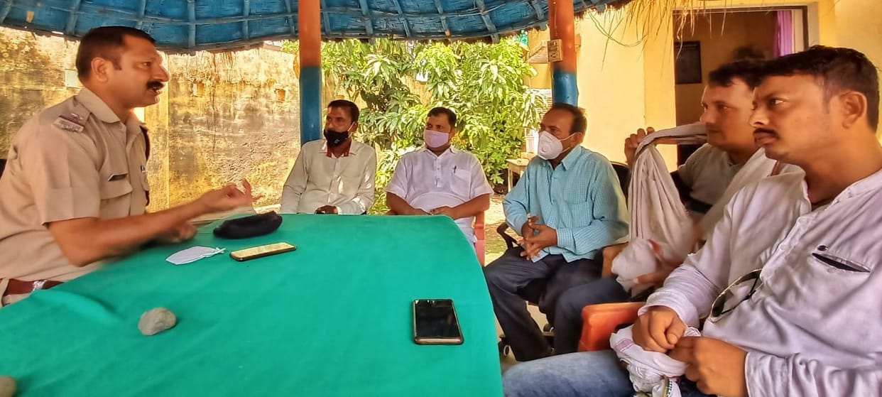 Drug Paddler Confronted Gram Pradhan